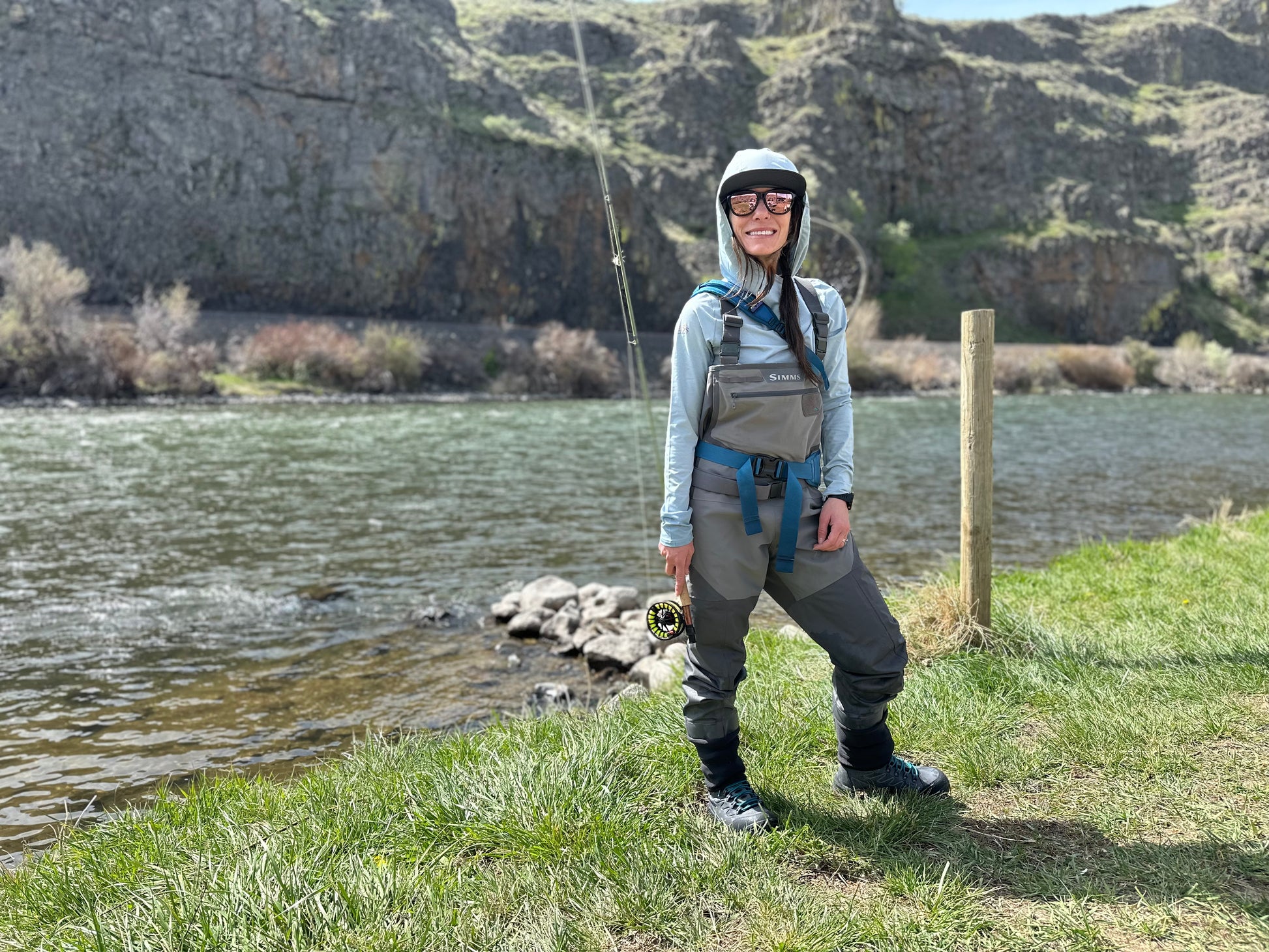 Girls with Grit x SIMMS SOLARFLEX Hooded Sun Shirt